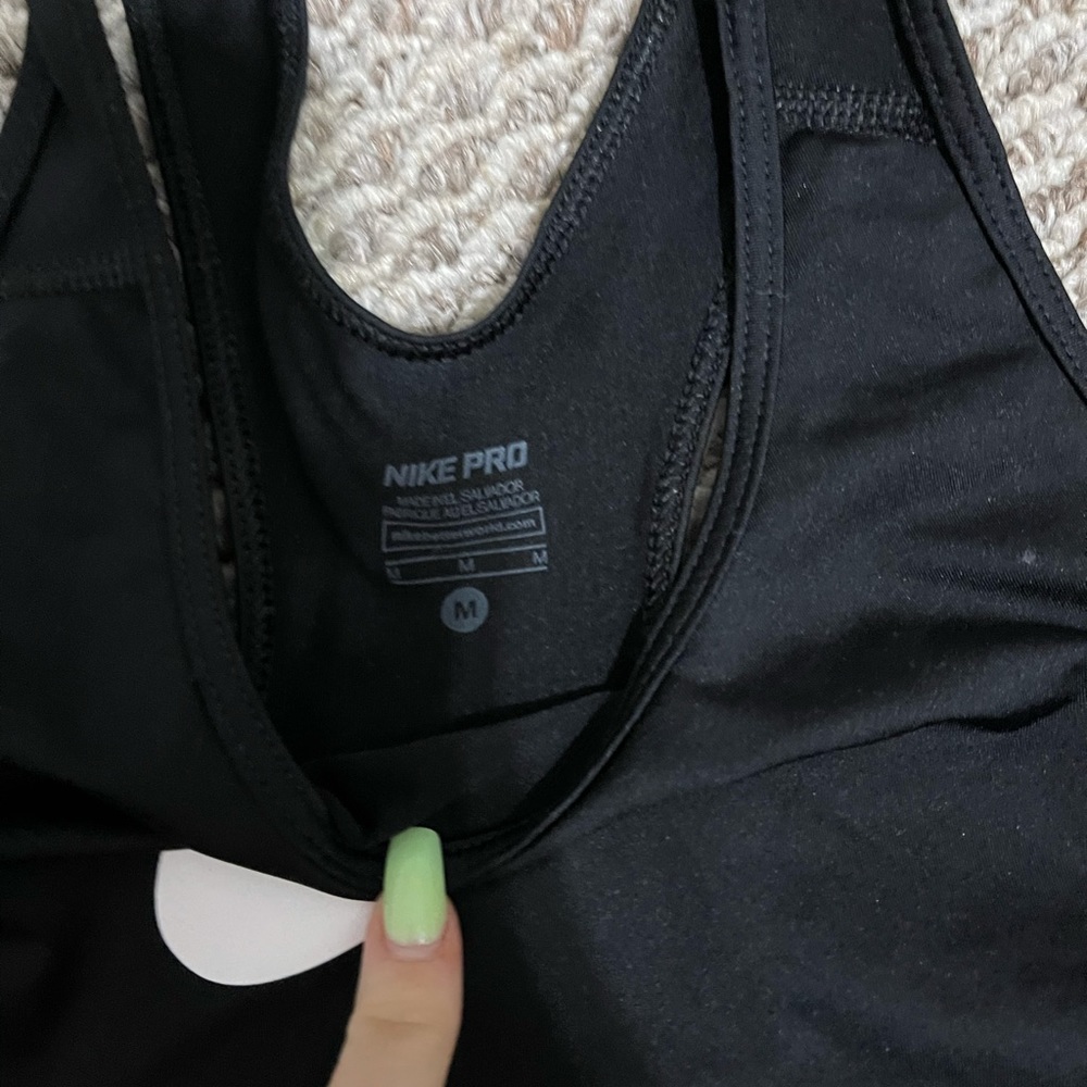 Nike Pro Workout Tank - Picture 2 of 3